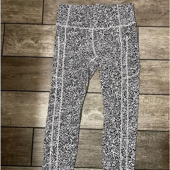 NWOT Athleta Ultimate Stash Textured Tight - Picture 4 of 10